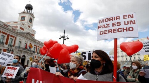 España legaliza la muerte asistida