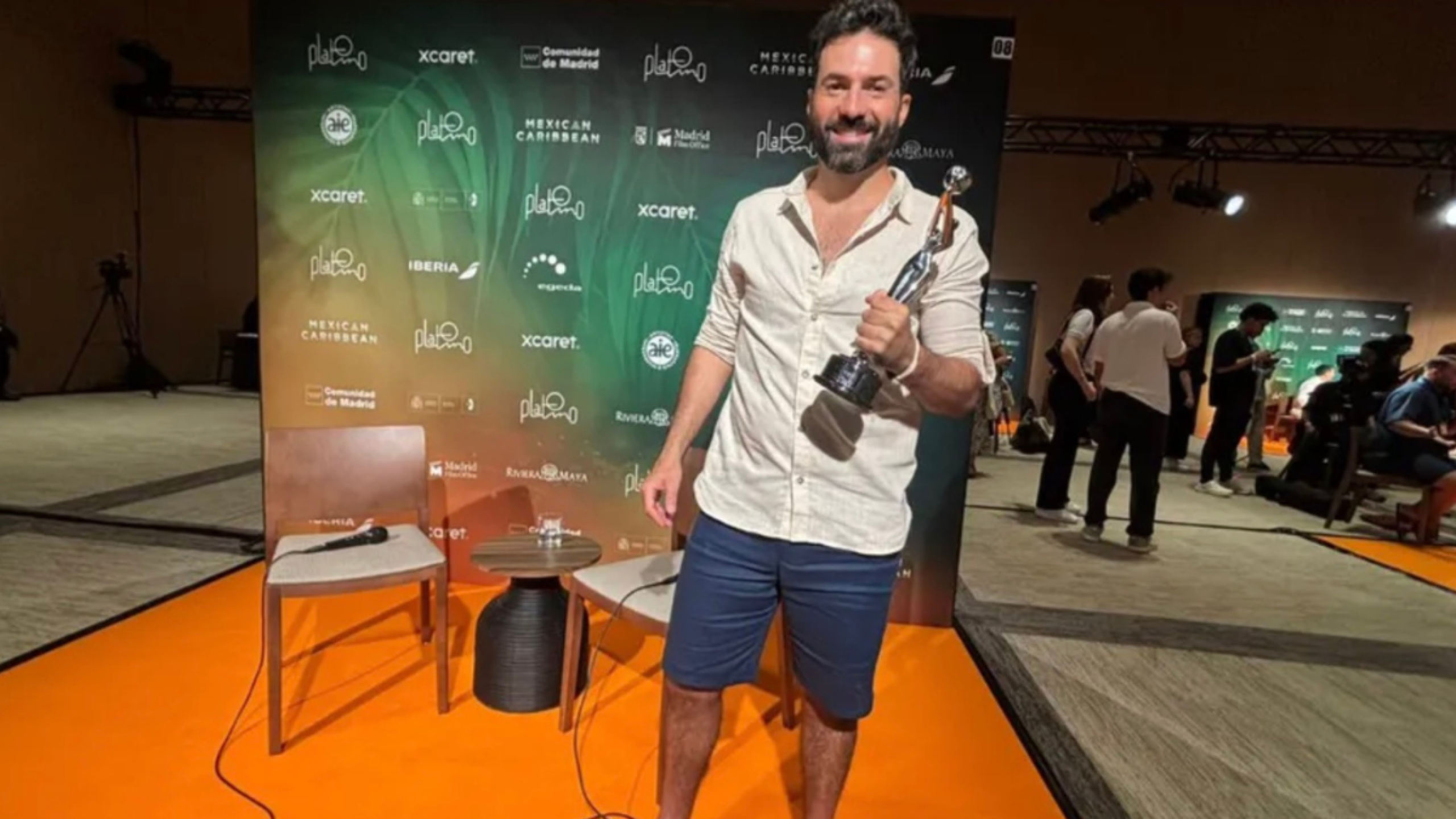 Pablo Cruz, quien le dio vida a Roberto Gómez Bolaños en la serie 'Chespirito: Sin querer queriendo' aceptó el Premio.