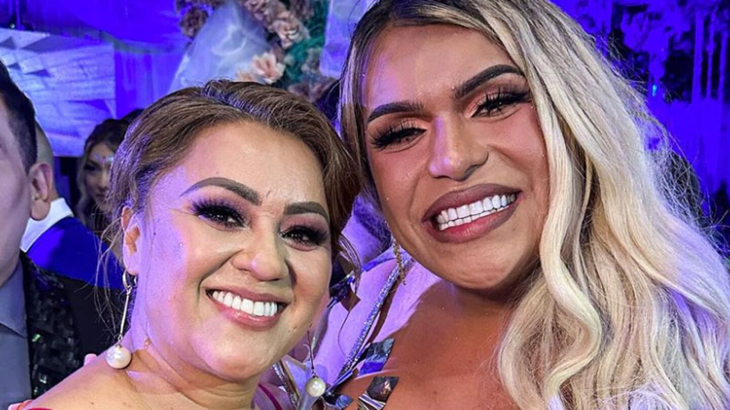 Mamá de gomita y Wendy Guevara