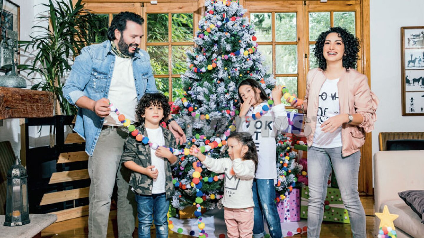 Rodrigo Abed inculca a su familia en Navidad ¡dar amor y estar unidos!