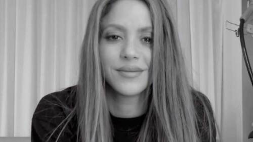 Shakira se salta la fila y fans se enojan con ella