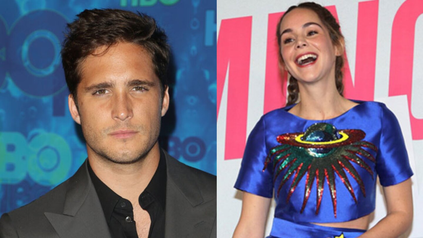 Diego Boneta y Camila Sodi más distanciados que nunca.