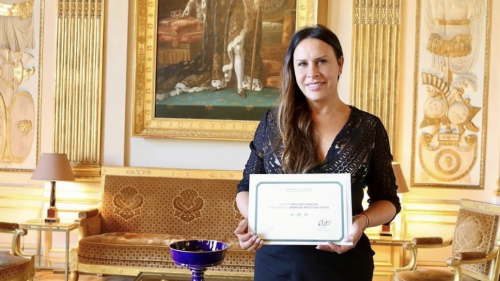 Karla Sofía recibe Orden de las Artes y las Letras