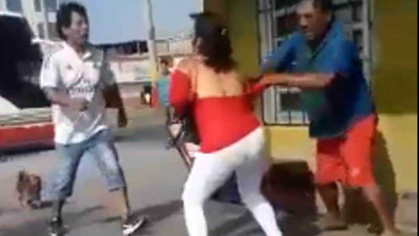 La mujer intentó huir al ver a su marido.