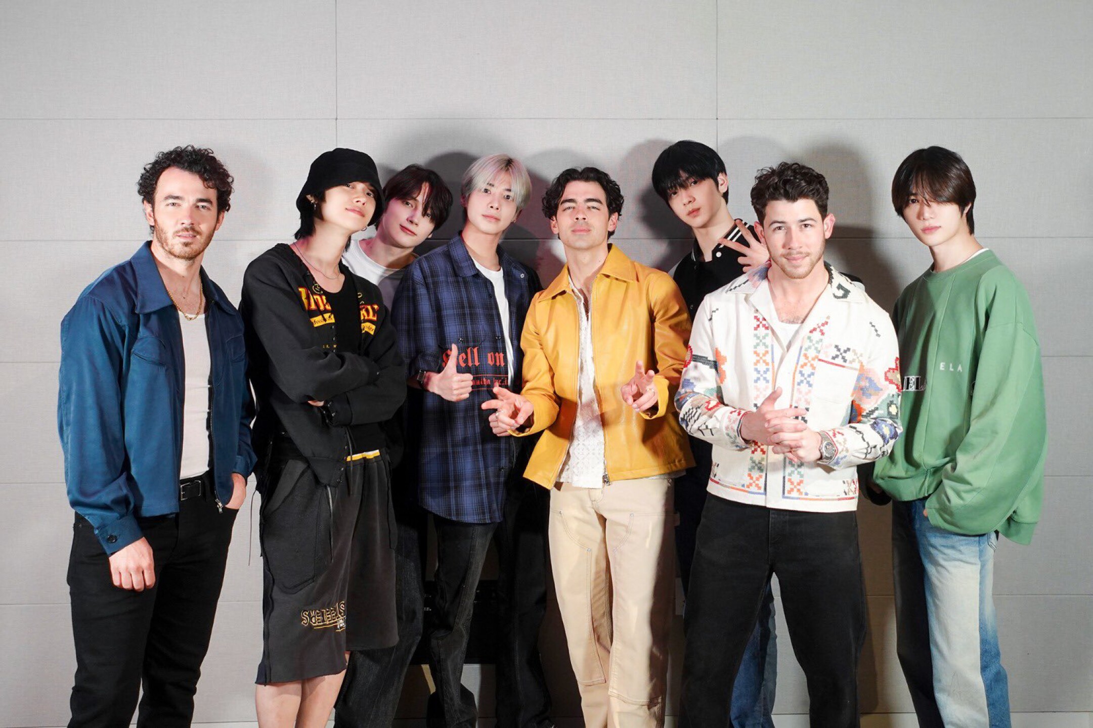 Los Jonas Brothers se juntaron con el grupo surcoreano TXT