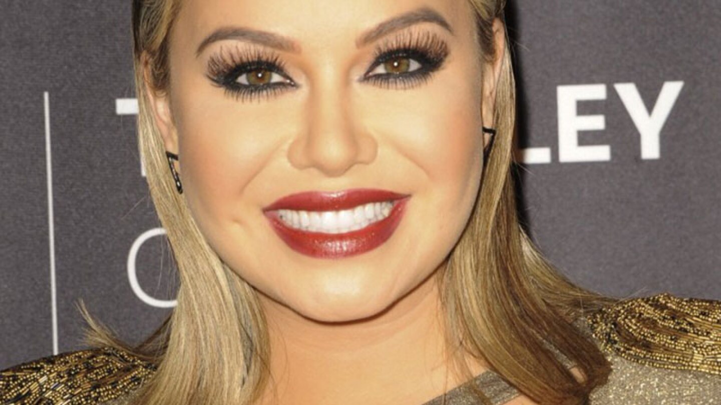 Chiquis luce distinta.