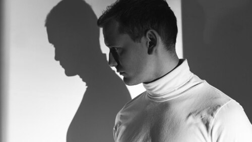 Un paciente psiquiátrico mordió y le arrancó la oreja a una enfermera.