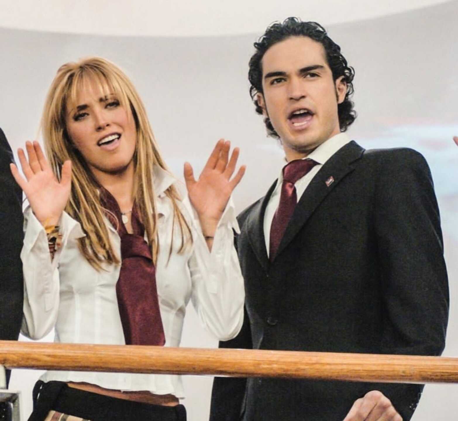 RBD es un grupo pop mexicano, fue creado por Pedro Damián, dentro de la telenovela Rebelde.