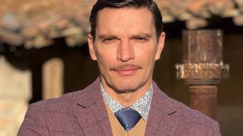 Julián Gil lamenta no poder ver a su hijo