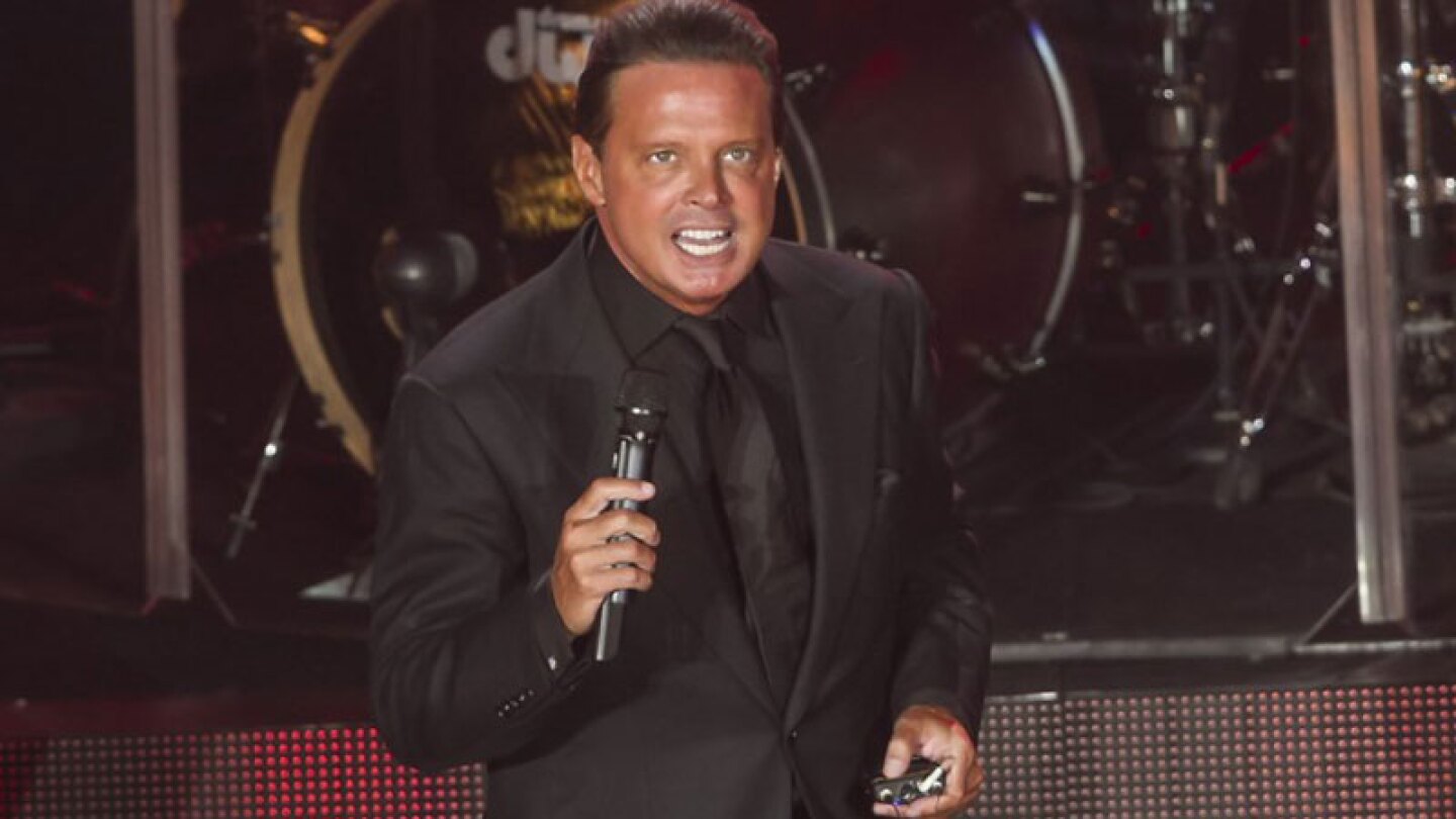 Luis Miguel habría decidido ir a terapia auditiva pues está a nada de perder el oído