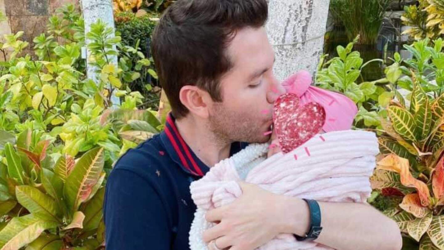 Memo Garza de La Adictiva presenta por primera vez a su hija