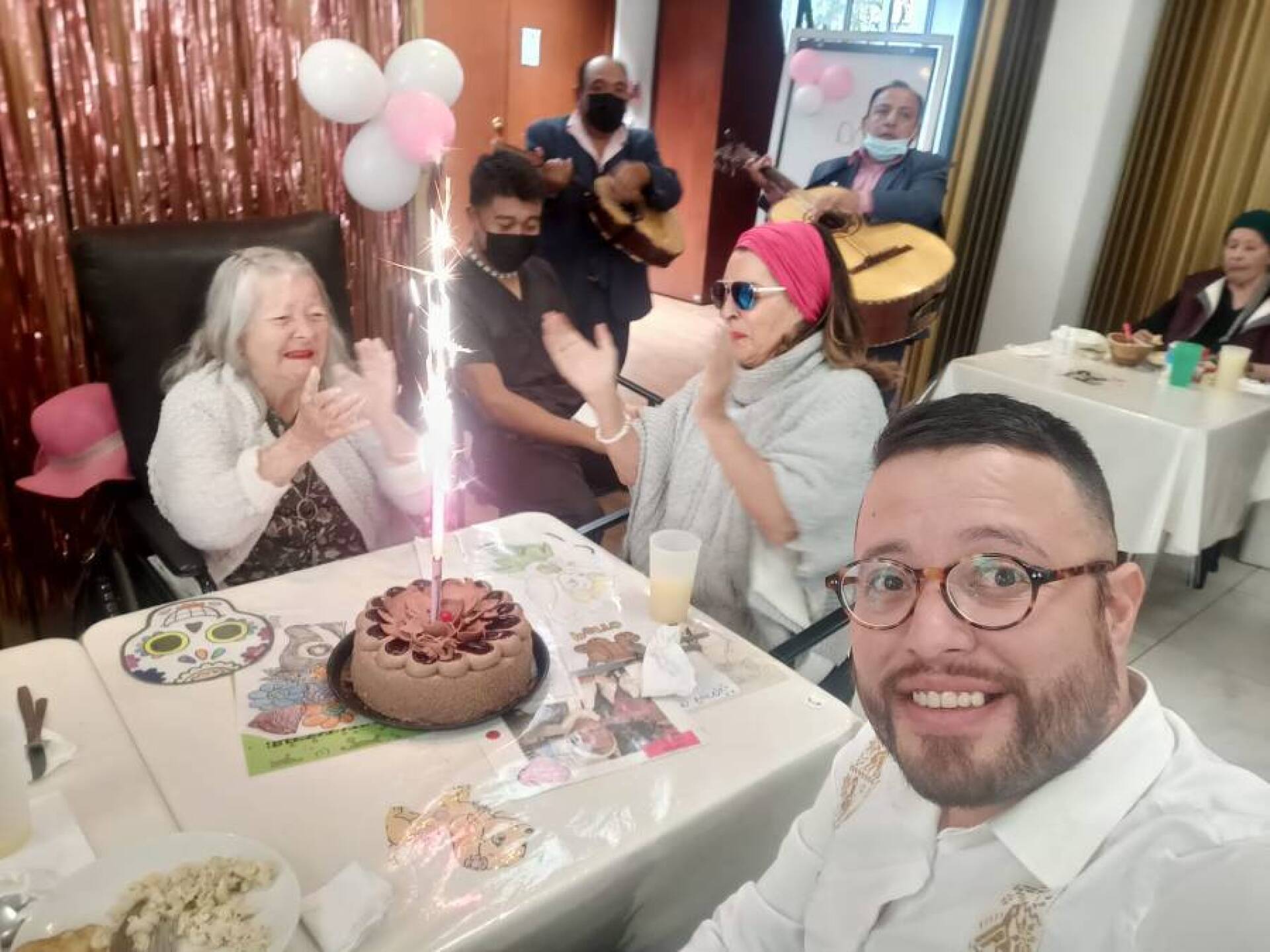 Elsa Aguirre sorprendió a su hermana Alma Rosa con una fiesta en La Casa del Actor