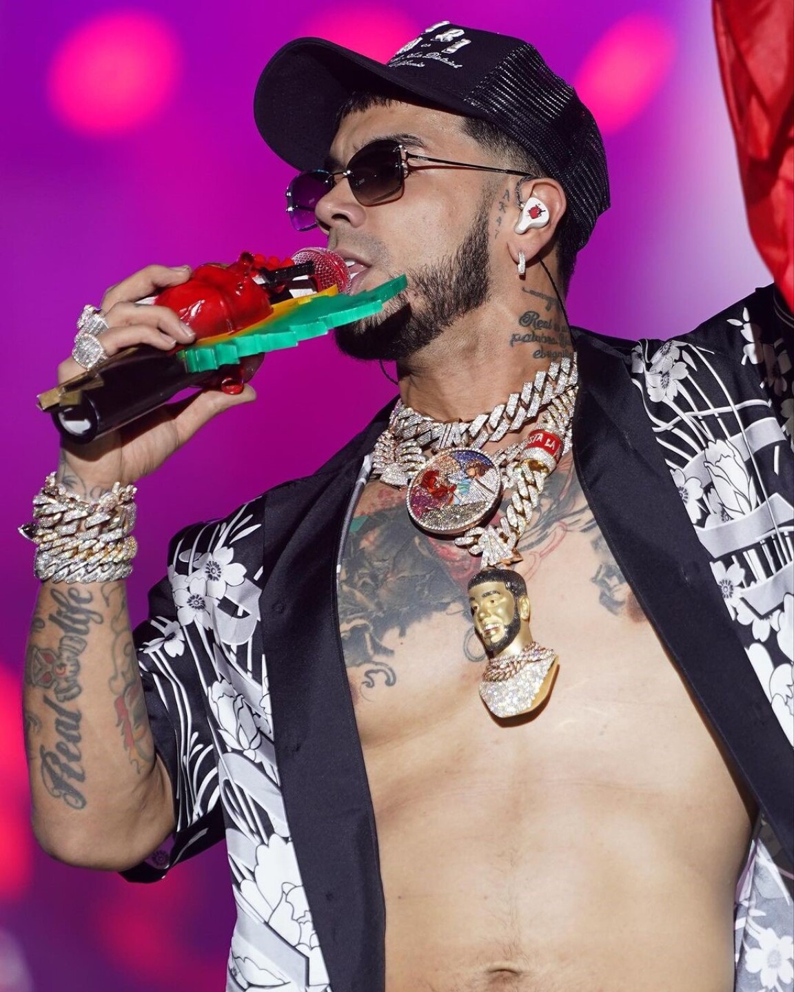 Anuel AA estalla contra fan