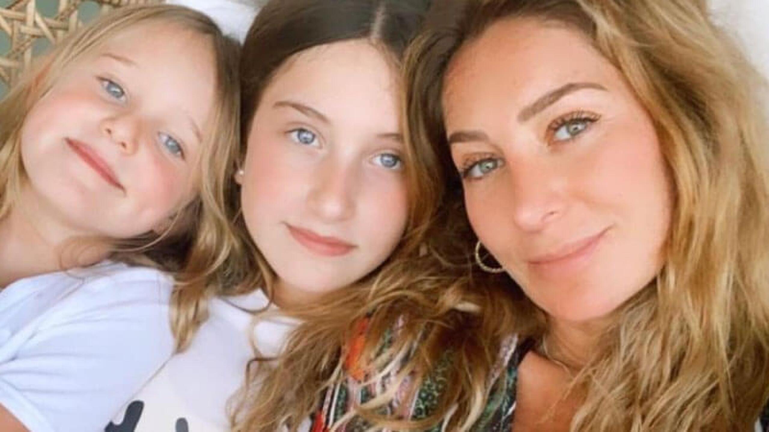 Geraldine Bazán muestra cachorros