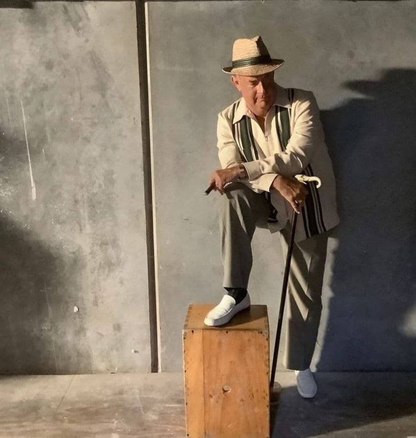 Conocido por ser uno de los intérpretes más reconocidos de Hollywood, y muchas de sus películas, ya sean dramas o comedias, han recibido reconocimiento internacional.