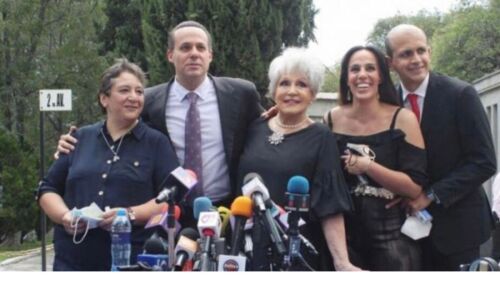 José Joel con Anel Noreña y Marysol Sosa en conferencia de prensa