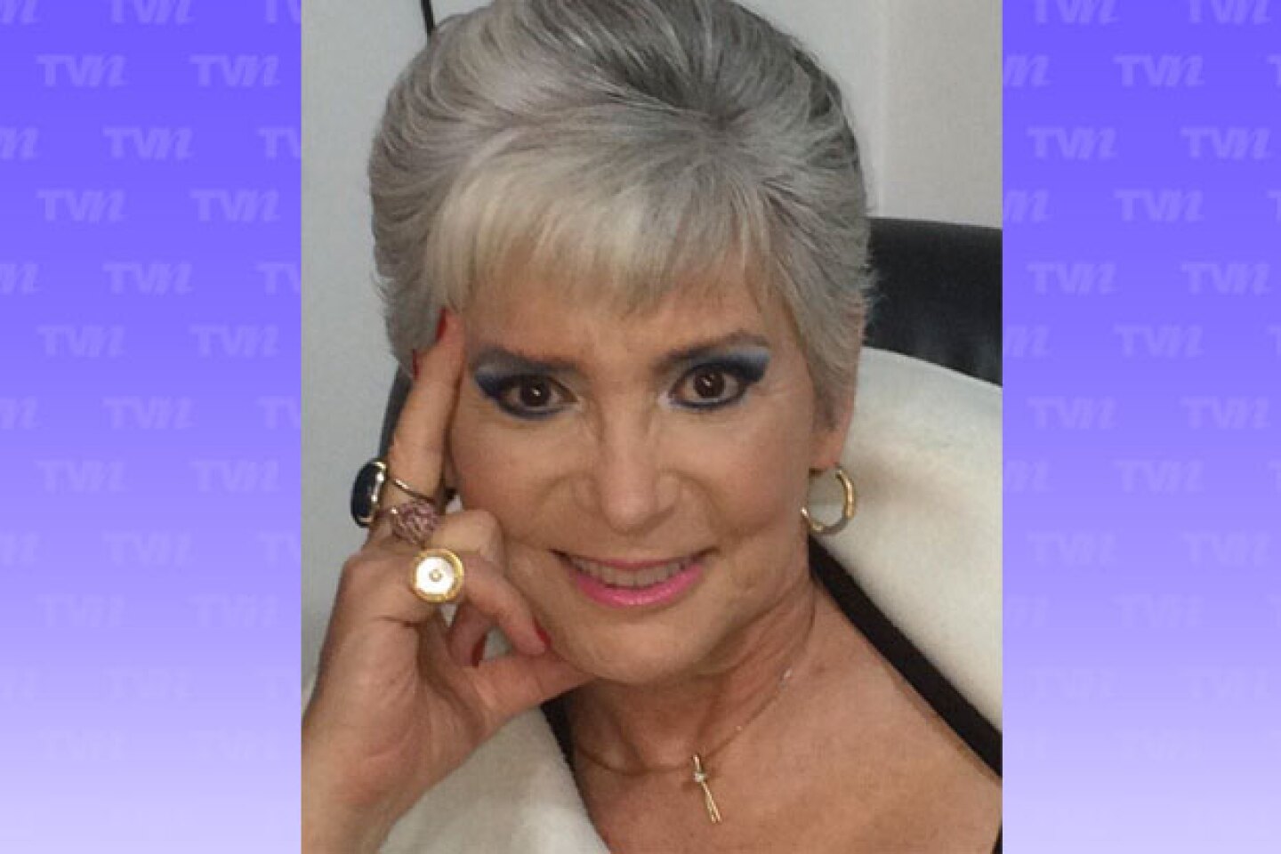 Felicia confesó que gracias al tratamiento hormonal le han crecido los senos.