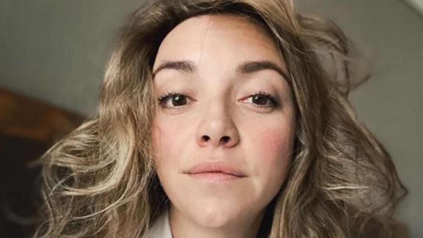 Regina Blandón aparece con radical cambio de look