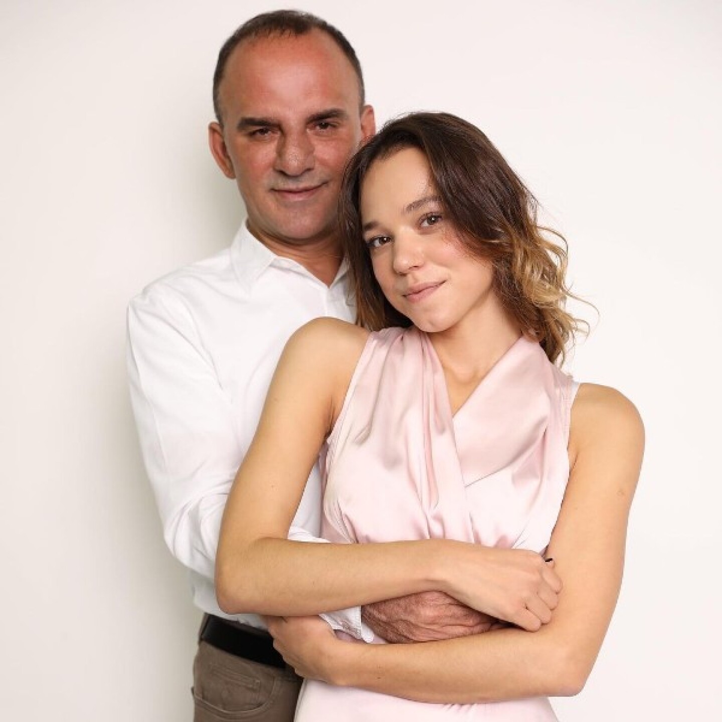 Quiere tener 100 hijos con un millonario, pero a él lo arrestaron y ahora es madre soltera de ¡22 niños!