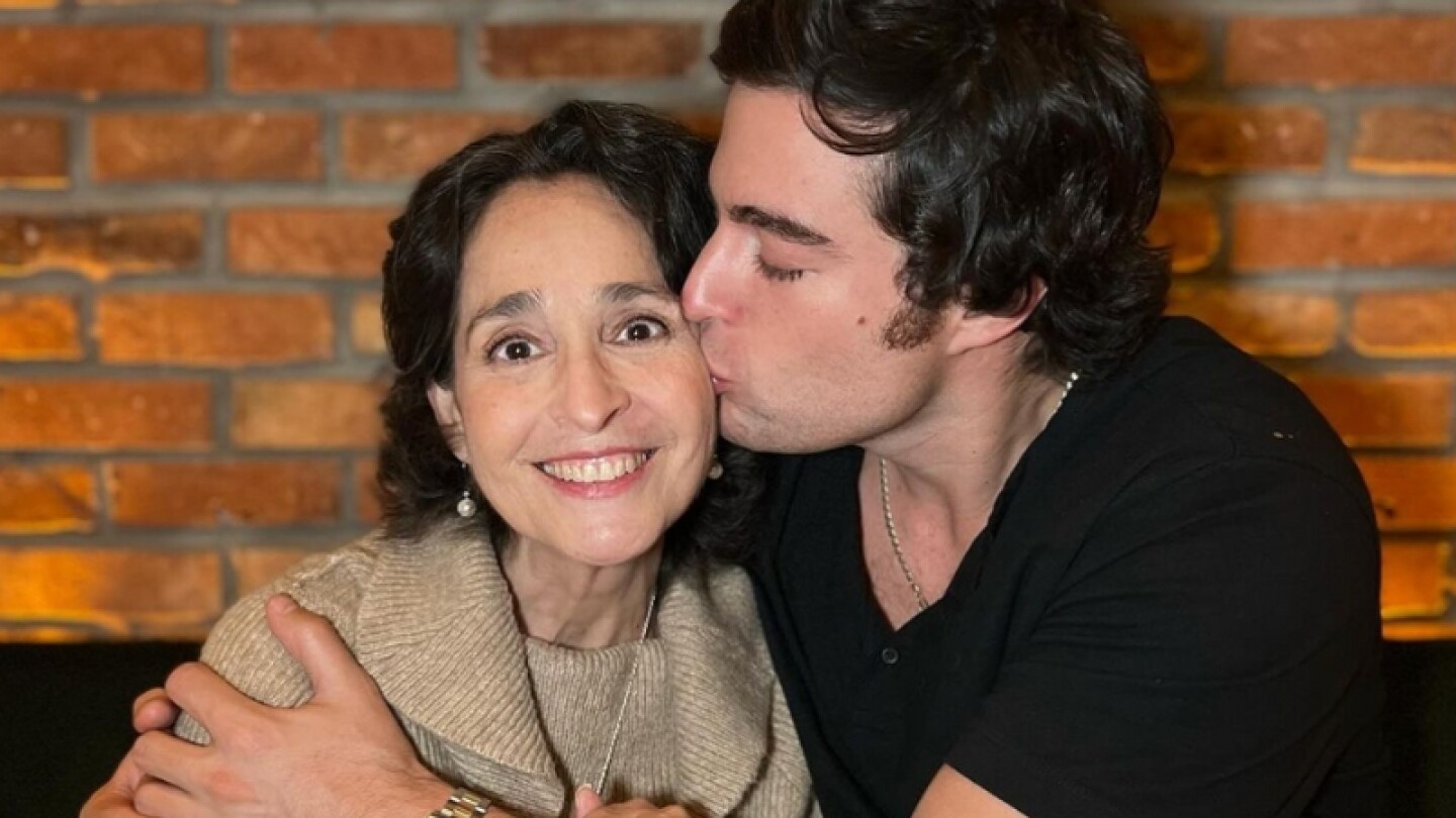 Danilo Carrera y su mamá