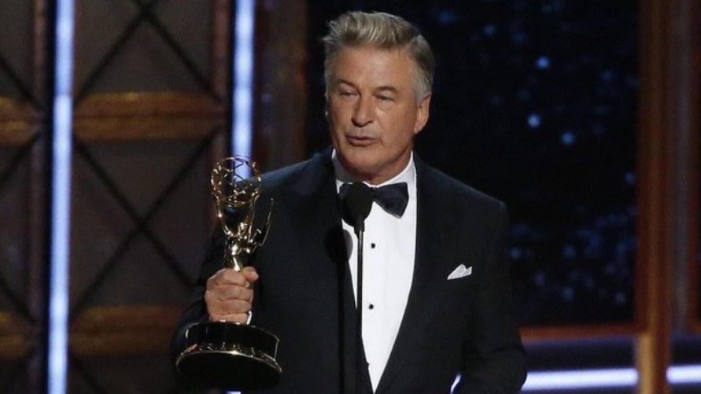 hija_Alec_Baldwin_apoyapadre_trasaccidente_tvnotas