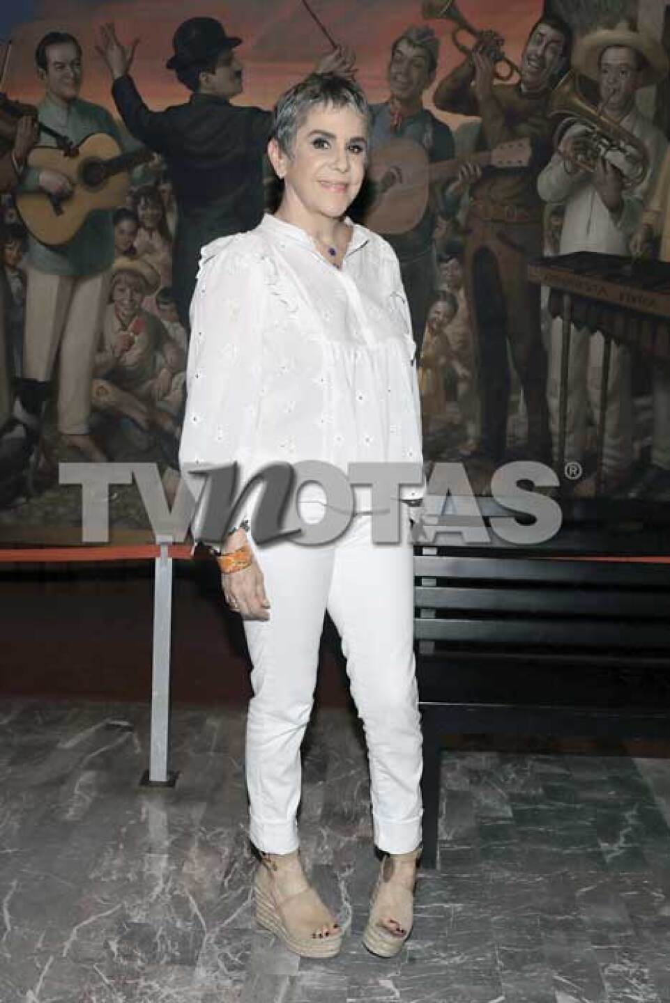 Quién es Rebecca Jones, actriz que sigue luchando contra el cáncer