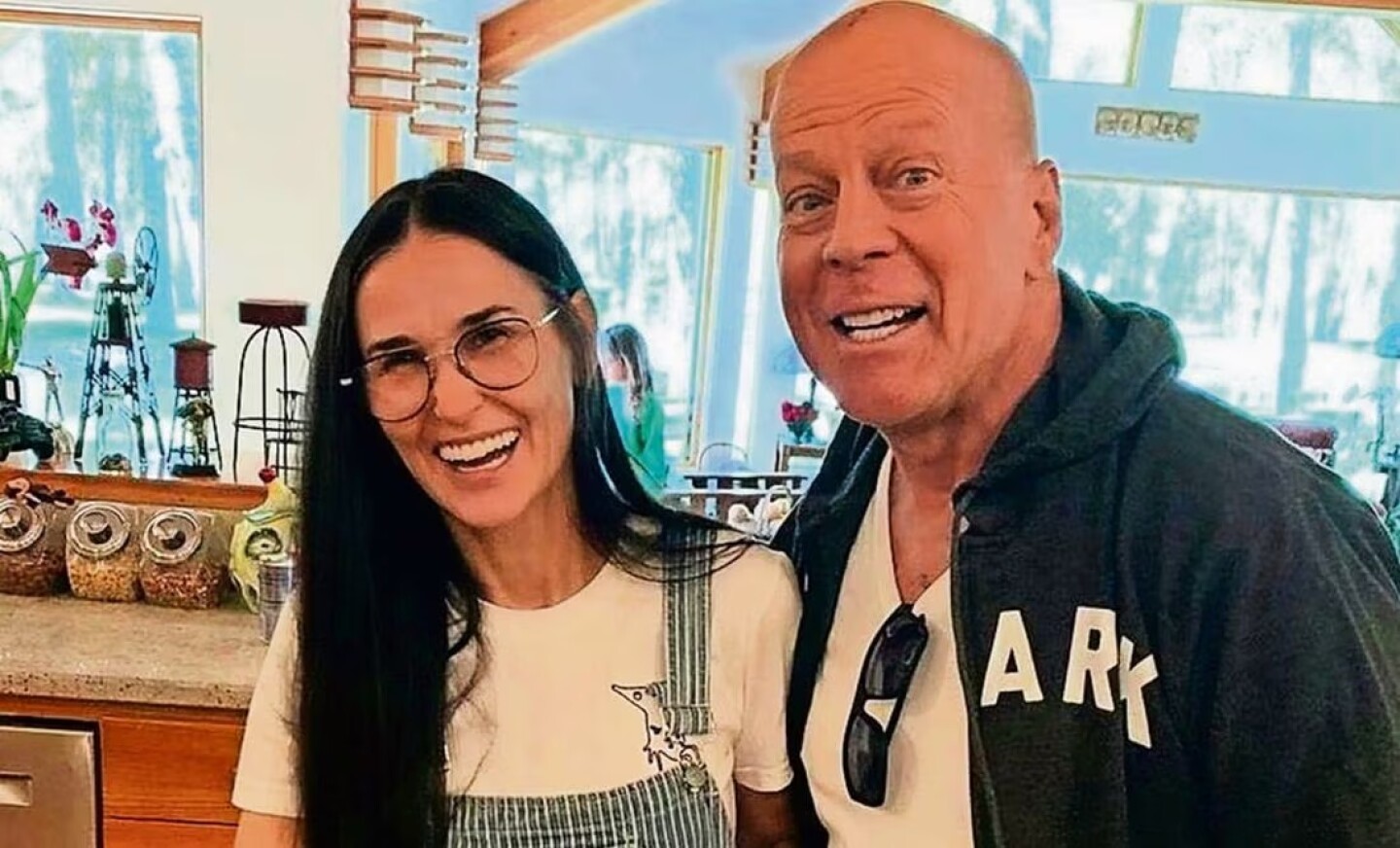 Bruce Willis y Demi Moore pese a estar separados, mantienen una buena relación.
