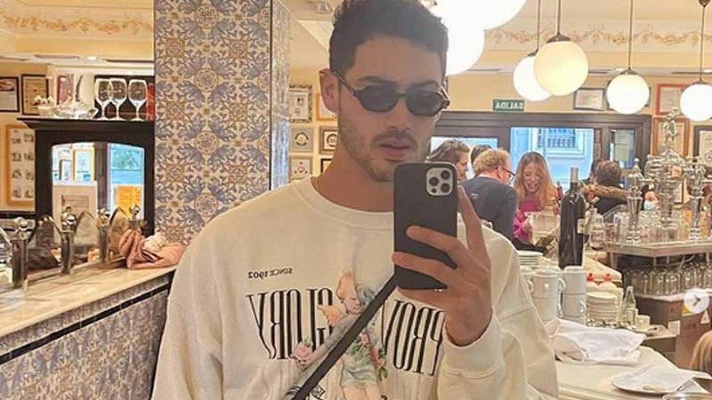 Alejandro Speitzer ignora a fans en el festival Pal Norte