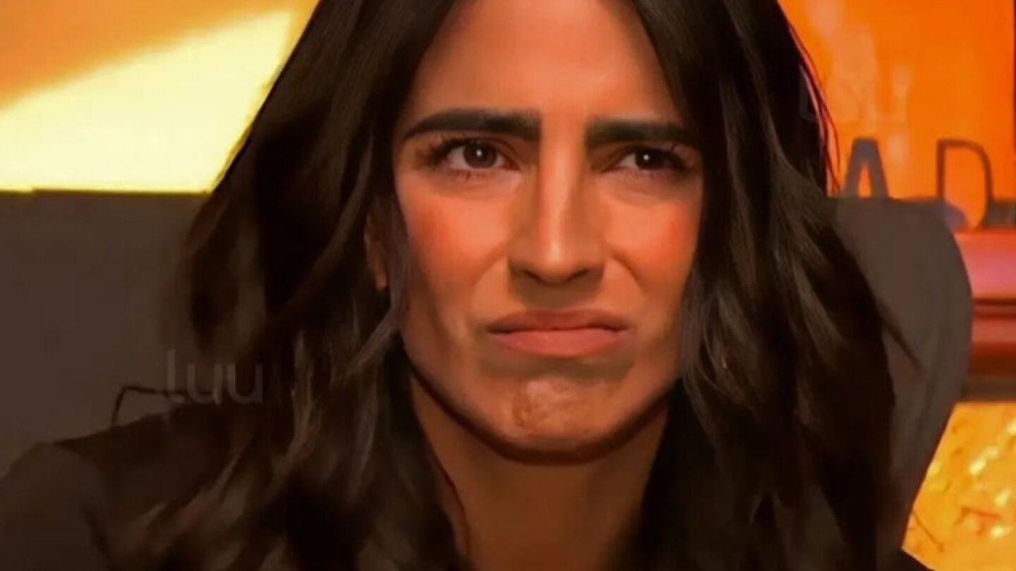 Bárbara de Regil con gesto de desagrado