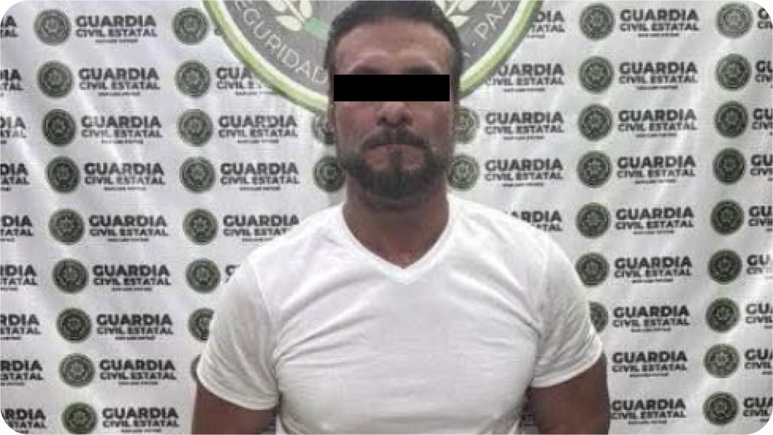 REDES SOCIALES CHUY Y EL PATRON.png