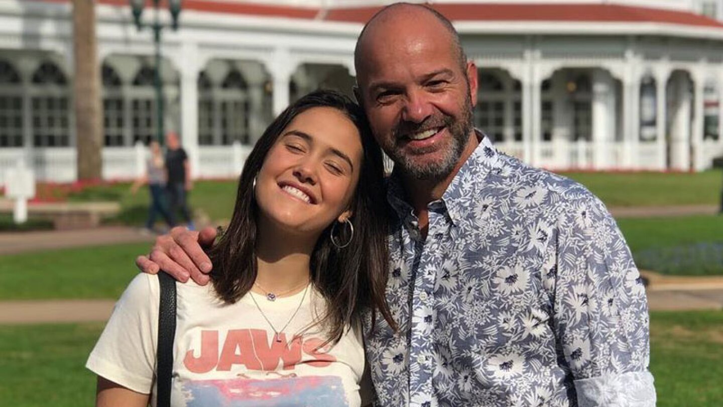 Operan a al hija de Luis García