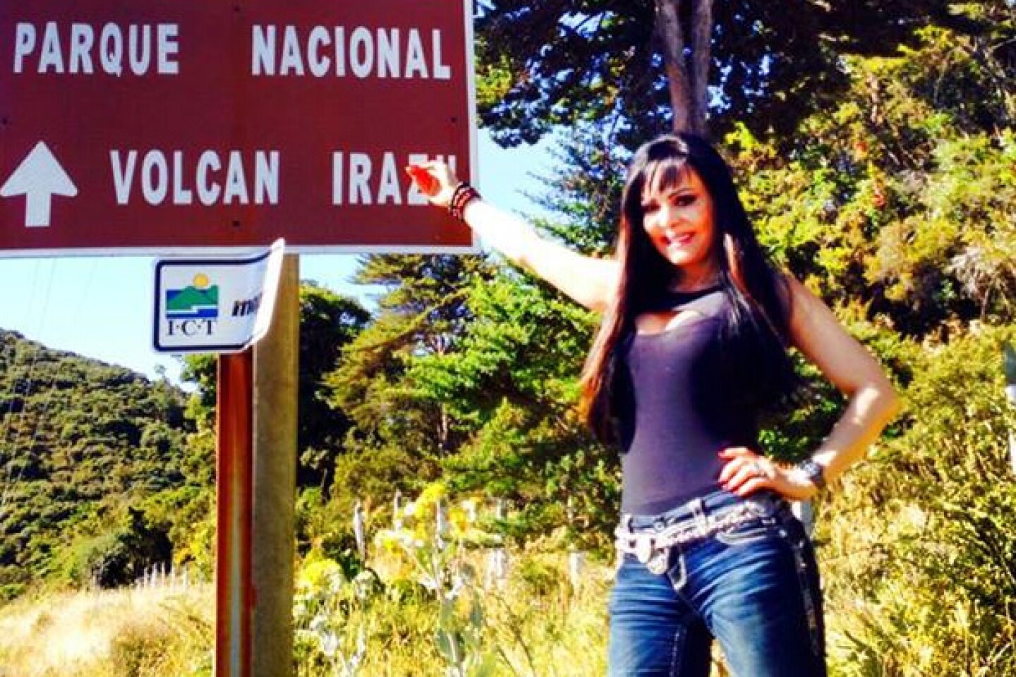 Maribel Guardia a su llegada al Volcán Irazú