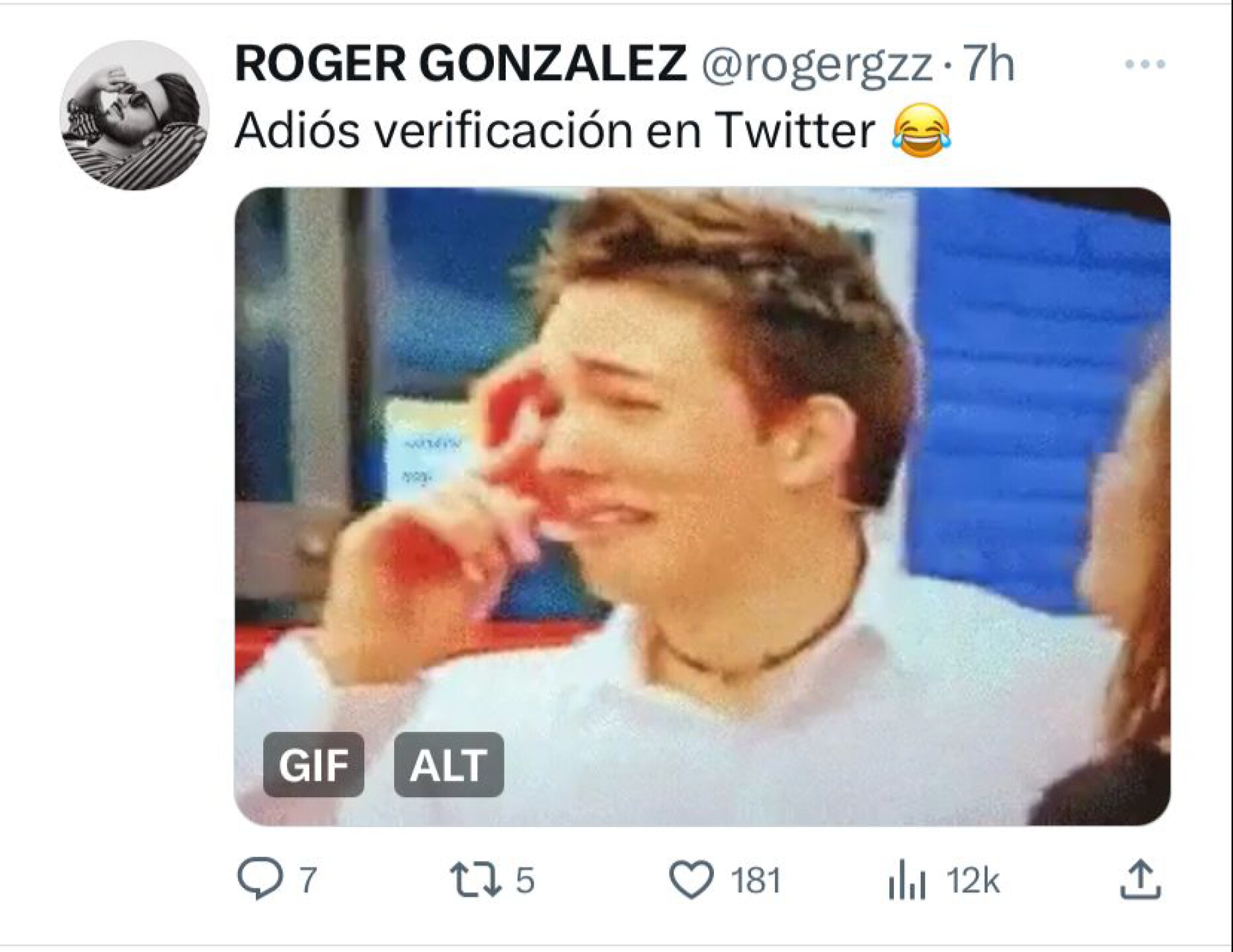 Las celebridades perdieron su verificación en Twitter.