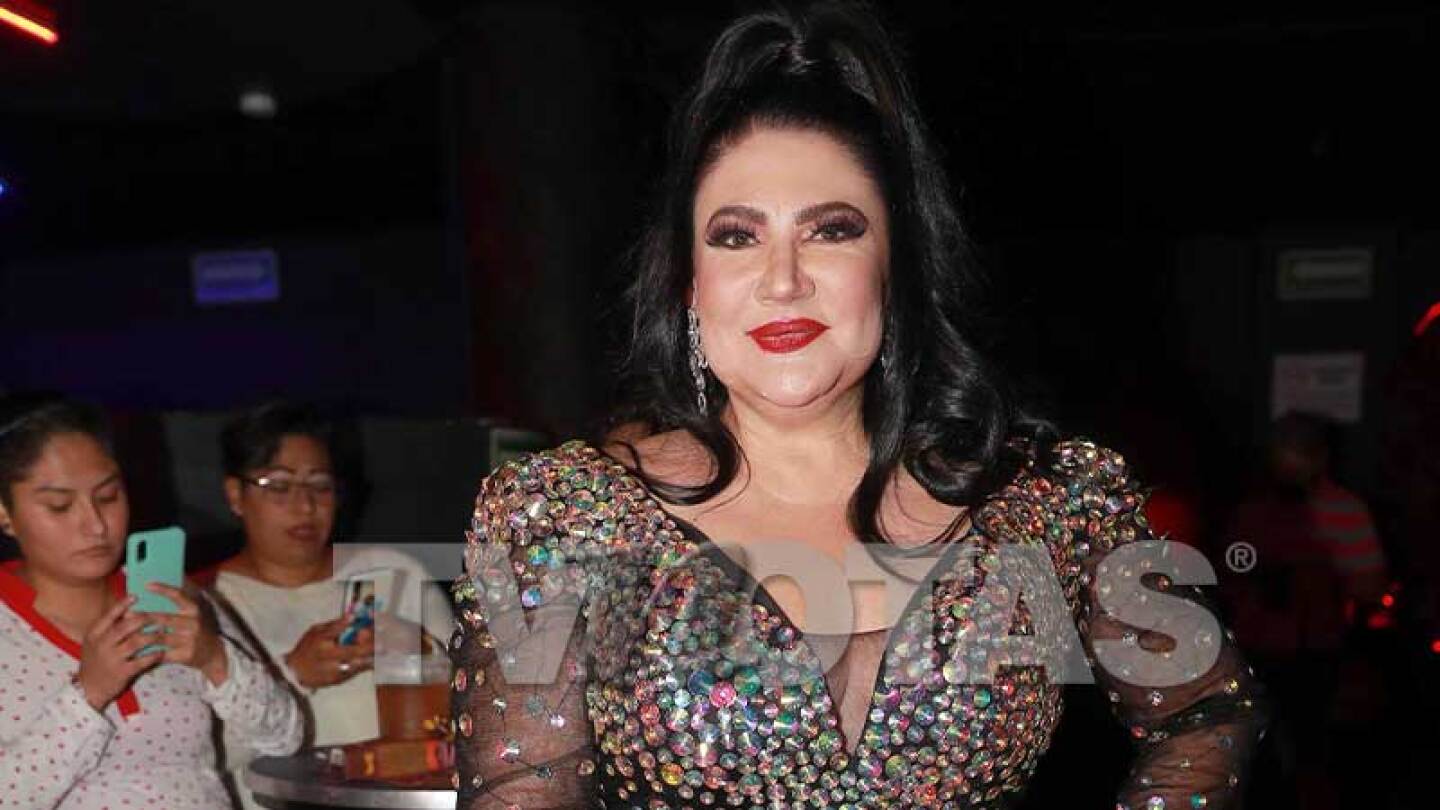 Alejandra Ávalos recibe llave Amberes, primera calle gayfriendly en la CDMX