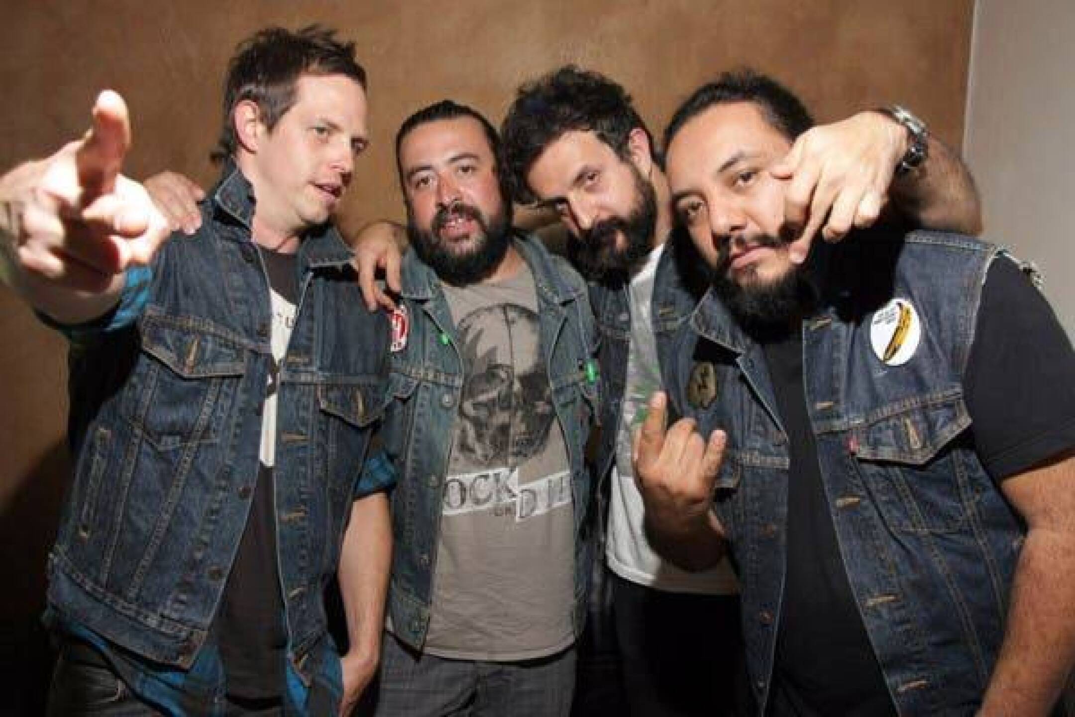 Molotov canta Amor a primera vista