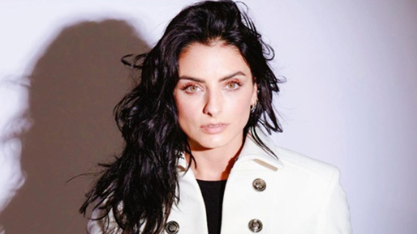 Aislinn Derbez defiende la amistad entre exnovios