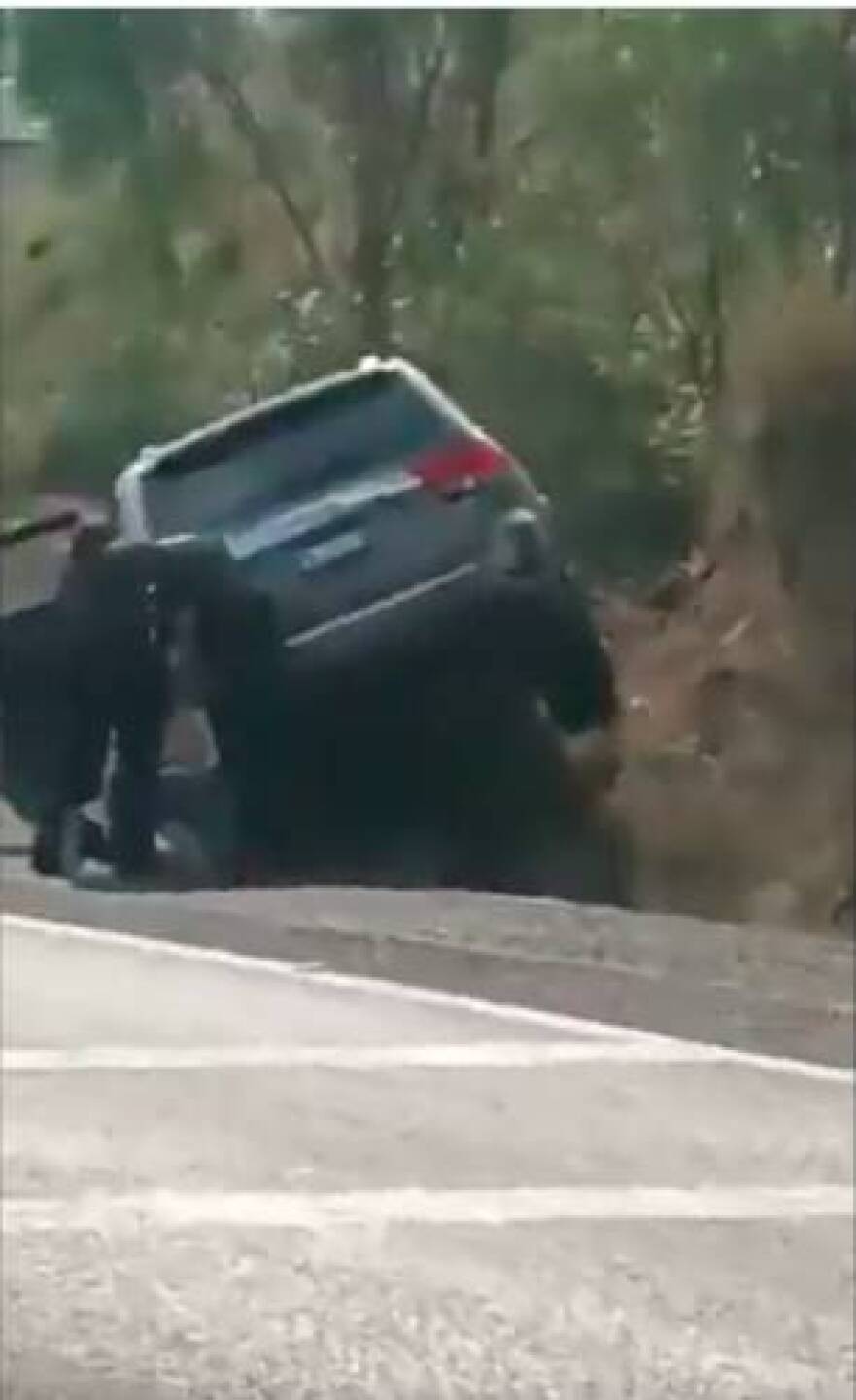 Policías municipales en la camioneta de Ocaña