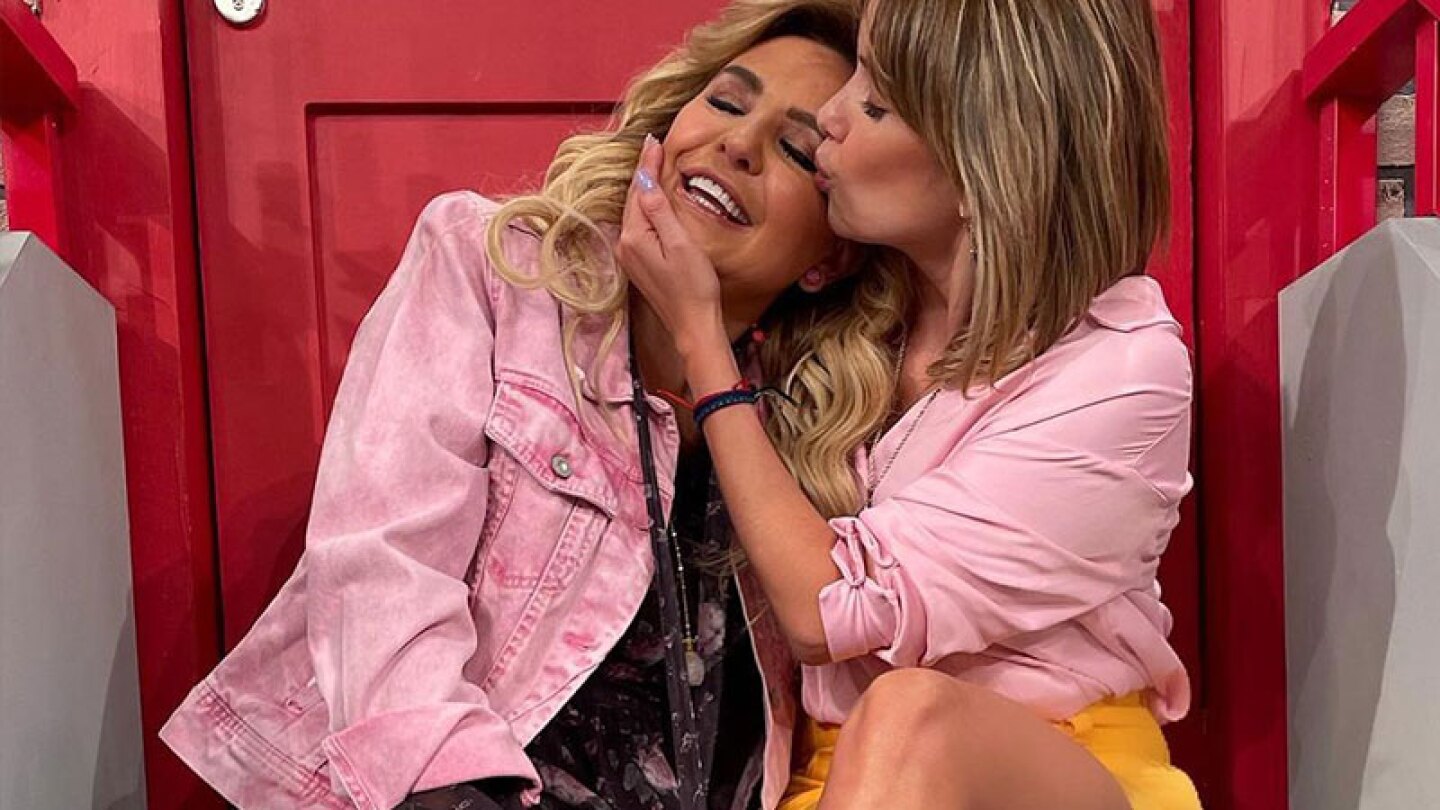 Andrea Escalona festejó a su segunda mamá con increíbles sorpresas.