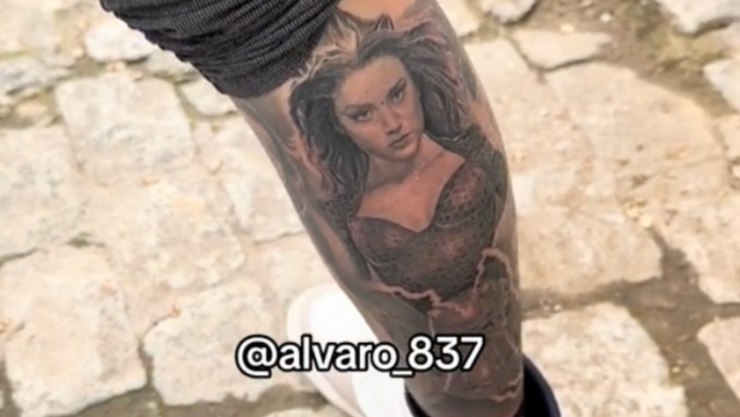 Fan se tatuó a Amber Heard