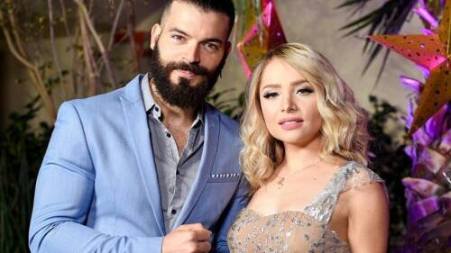 Adrián di monte y su novia