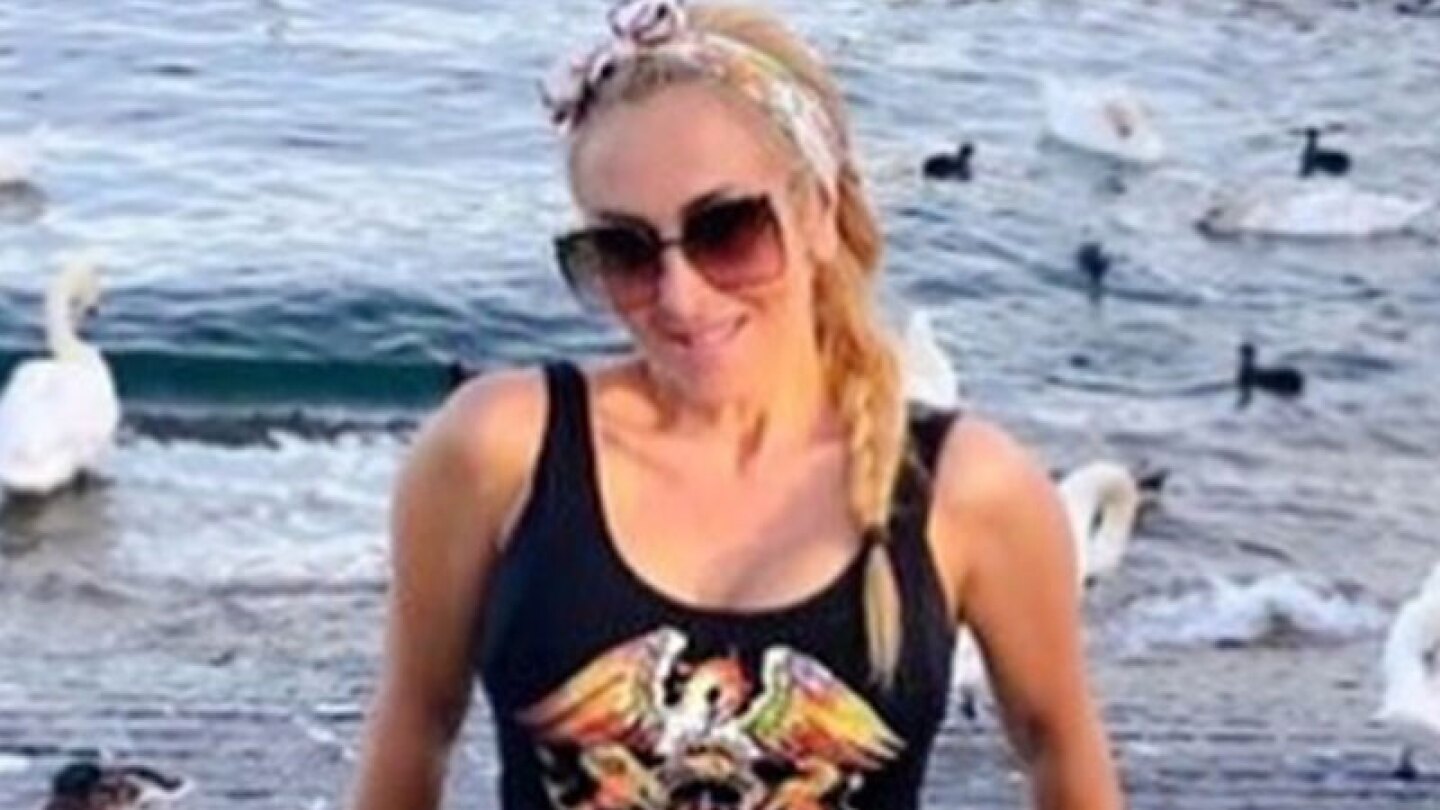 La prenda, de tan ajustada, simulaba una segunda piel para la esposa de El Buki