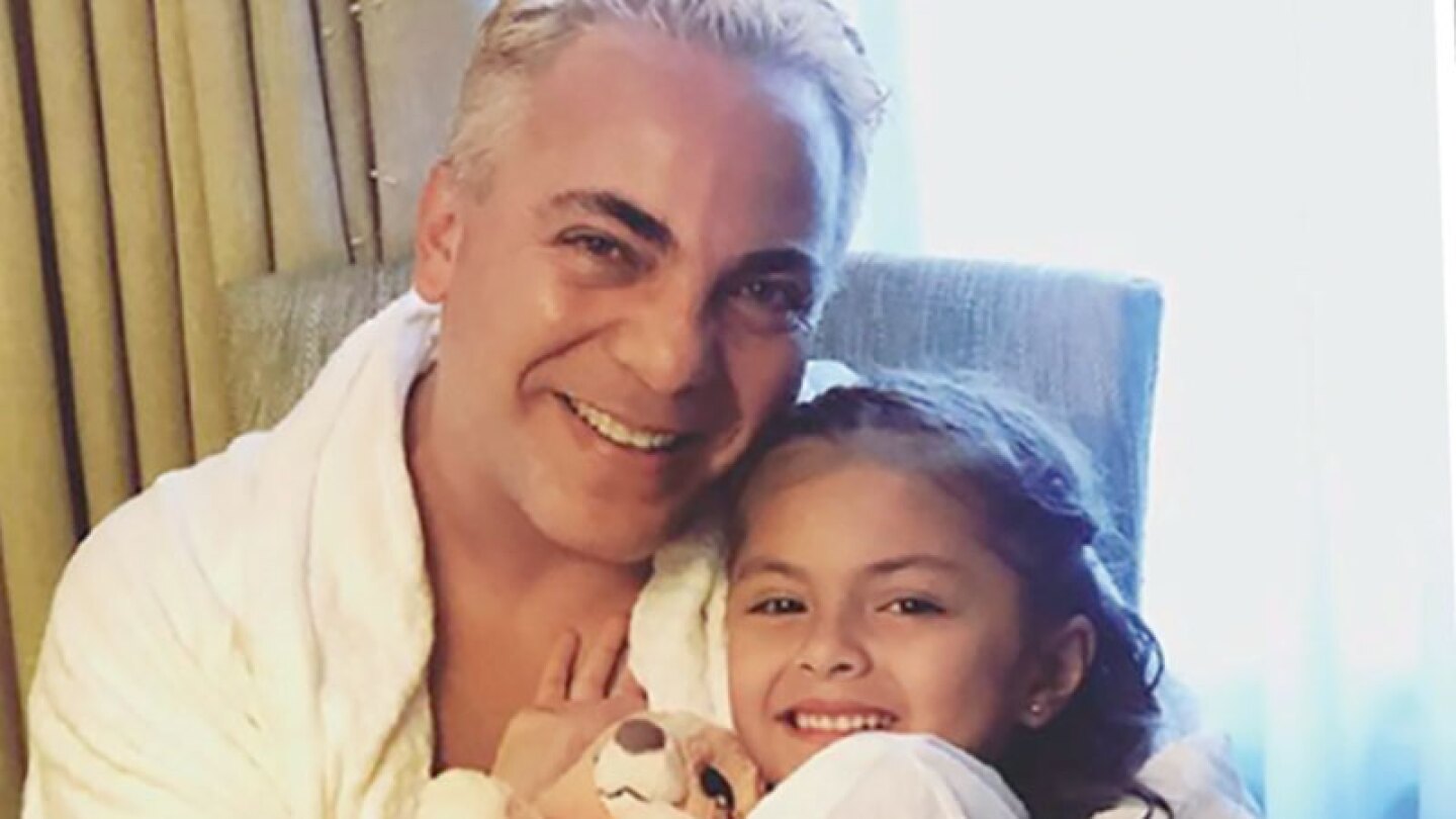 Cristian Castro le canceló viaje a Disney a su hija por la novia