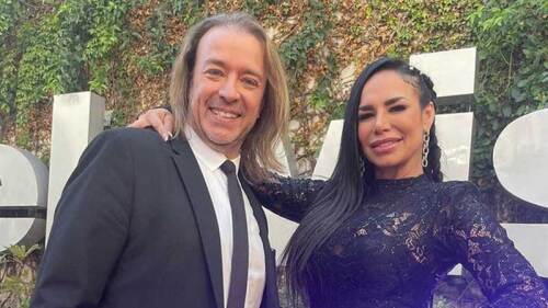 Violeta Isfel y Raymix son pareja de baile