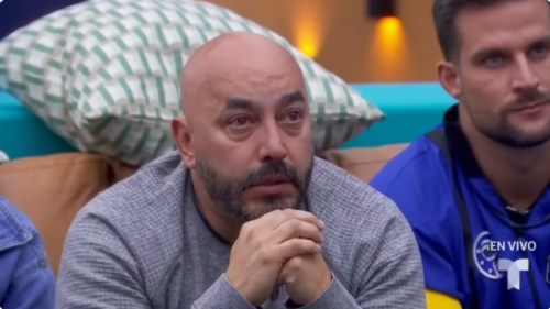 Lupillo Rivera llora