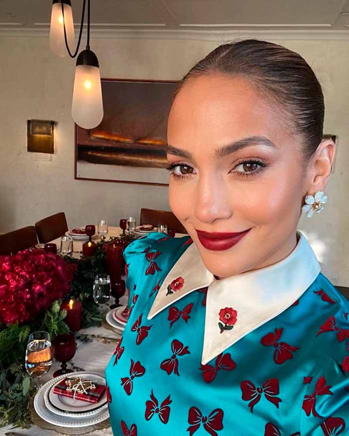 Jennifer López celebra con glamour las fiestas decembrinas y con su amuleto de la suerte
