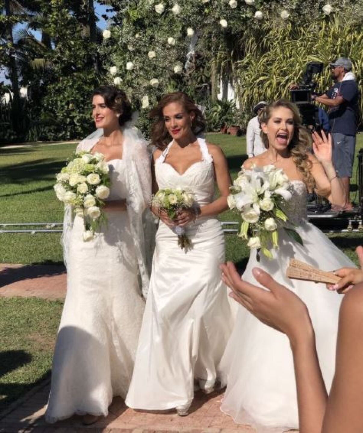 Alma ha lucido varios vestidos de novia.