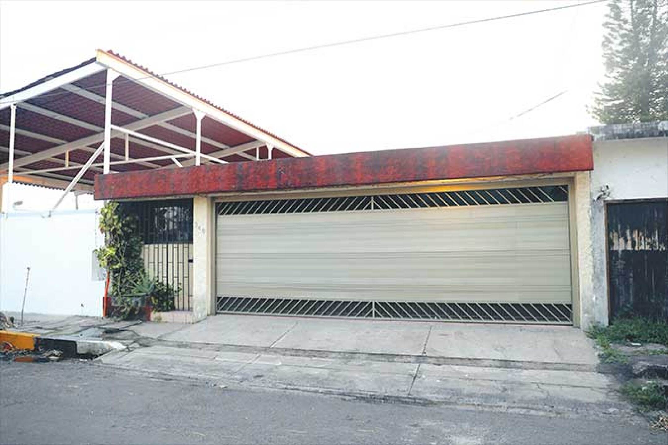 Según la señora Lemus, esta es una de las casas que dejó el padre de Silvia Navarro y de la que quieren despojarla