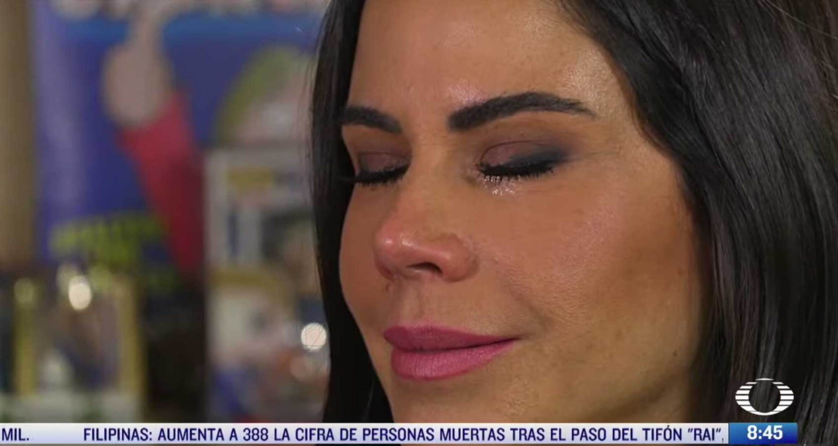 Así fue hipnotizada Paola Rojas en su noticiero