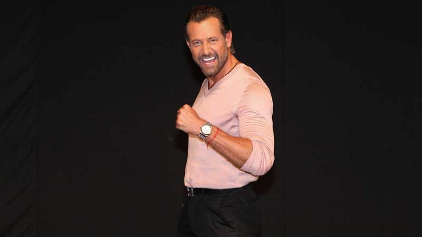 Gabriel Soto se encuentra más feliz que nunca.