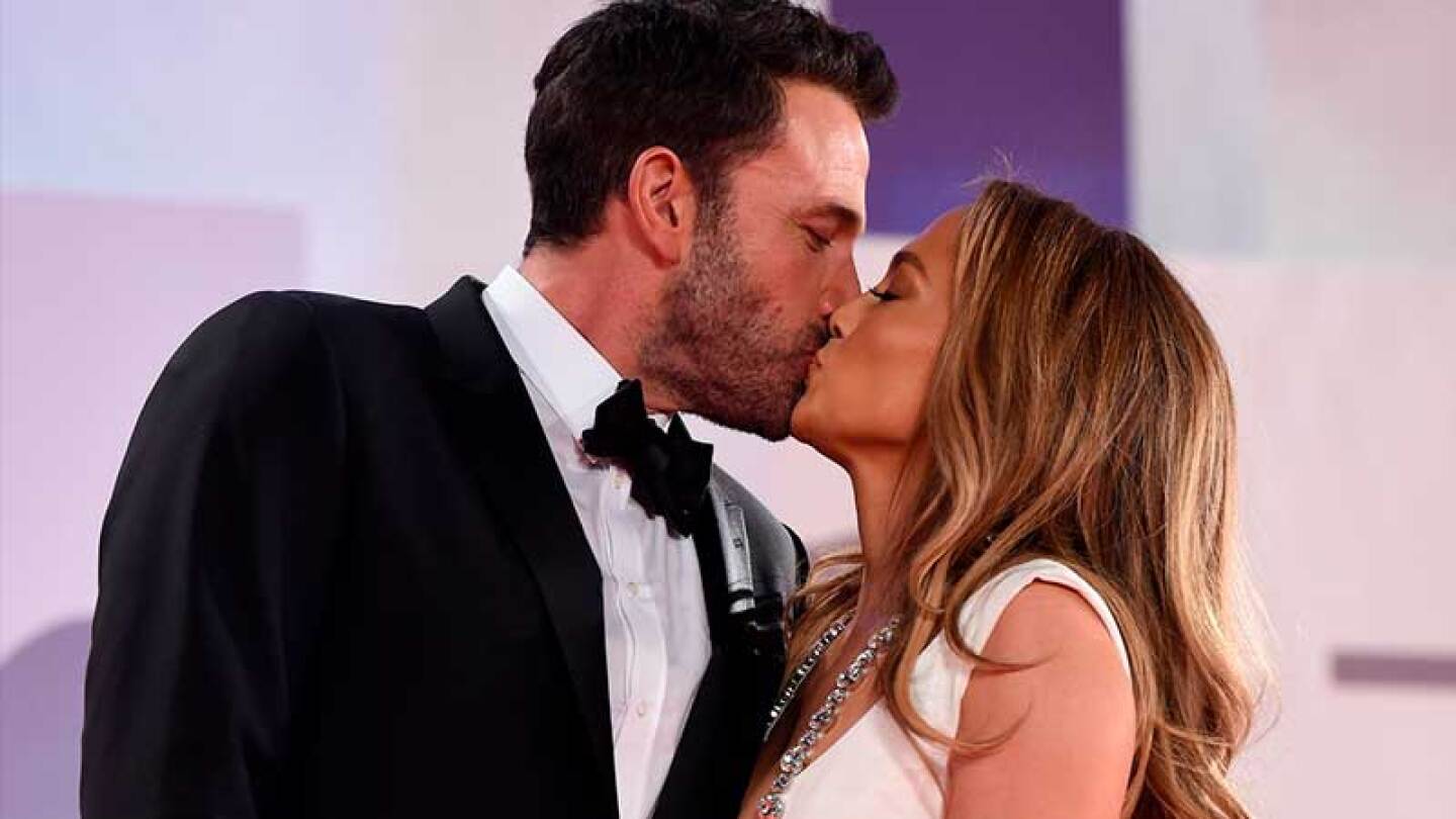 Jlo cuenta cómo Ben Affleck le pidió matrimonio en el baño